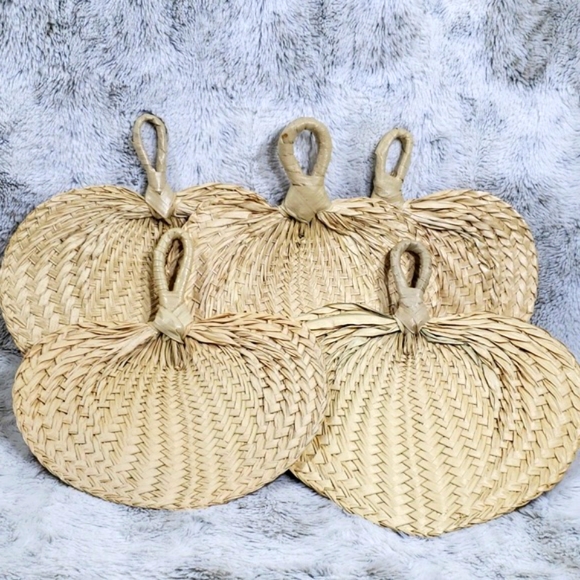 Philippines Hand Crafted Pack of 5 Beige Raffia Fan Laua Celebrations - Picture 1 of 14